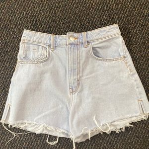 Zara high-waisted jean shorts. size 4.
